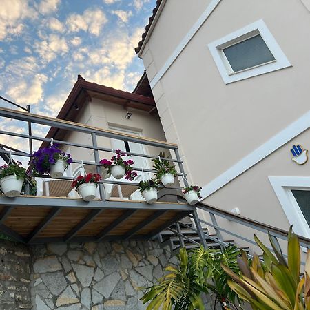 Amazing Familiar Apartments And Rooms Sarandë Exteriér fotografie